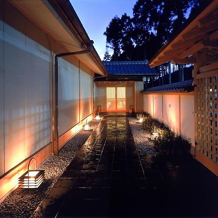 Menard Aoyama Resort: Wafukan Utatsukasa Iga Zewnętrze zdjęcie