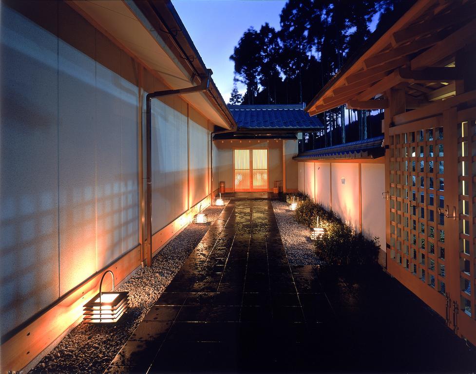 Menard Aoyama Resort: Wafukan Utatsukasa Iga Zewnętrze zdjęcie
